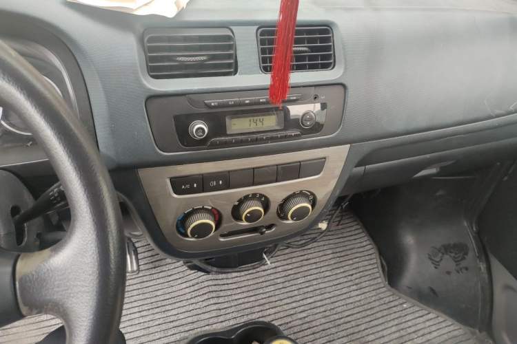 Used CHANGAN KAICHENG Taurus 2013 1.2L Standard Version Audio And AC Panel