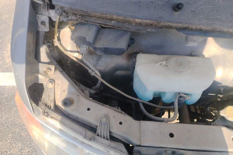 Used CHANGAN KAICHENG Taurus 2013 1.2L Standard Version Engine Bay Right