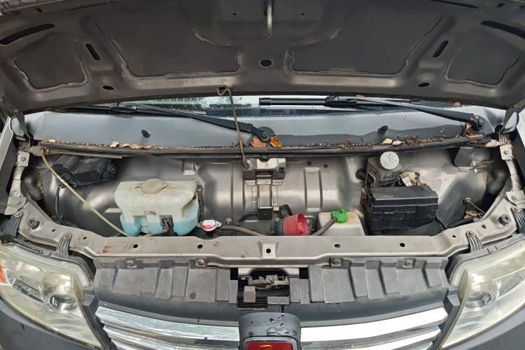 Used CHANGAN KAICHENG Taurus 2013 1.2L Standard Version Engine Bay