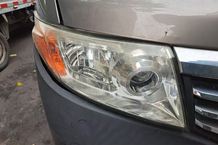 Used CHANGAN KAICHENG Taurus 2013 1.2L Standard Version Right Front Headlight