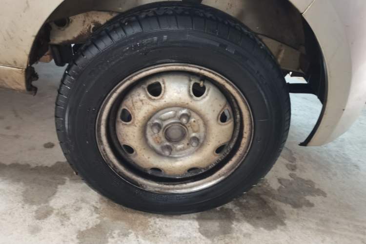 Used CHANGAN KAICHENG Taurus 2013 1.2L Standard Version Right Front Wheel Hub