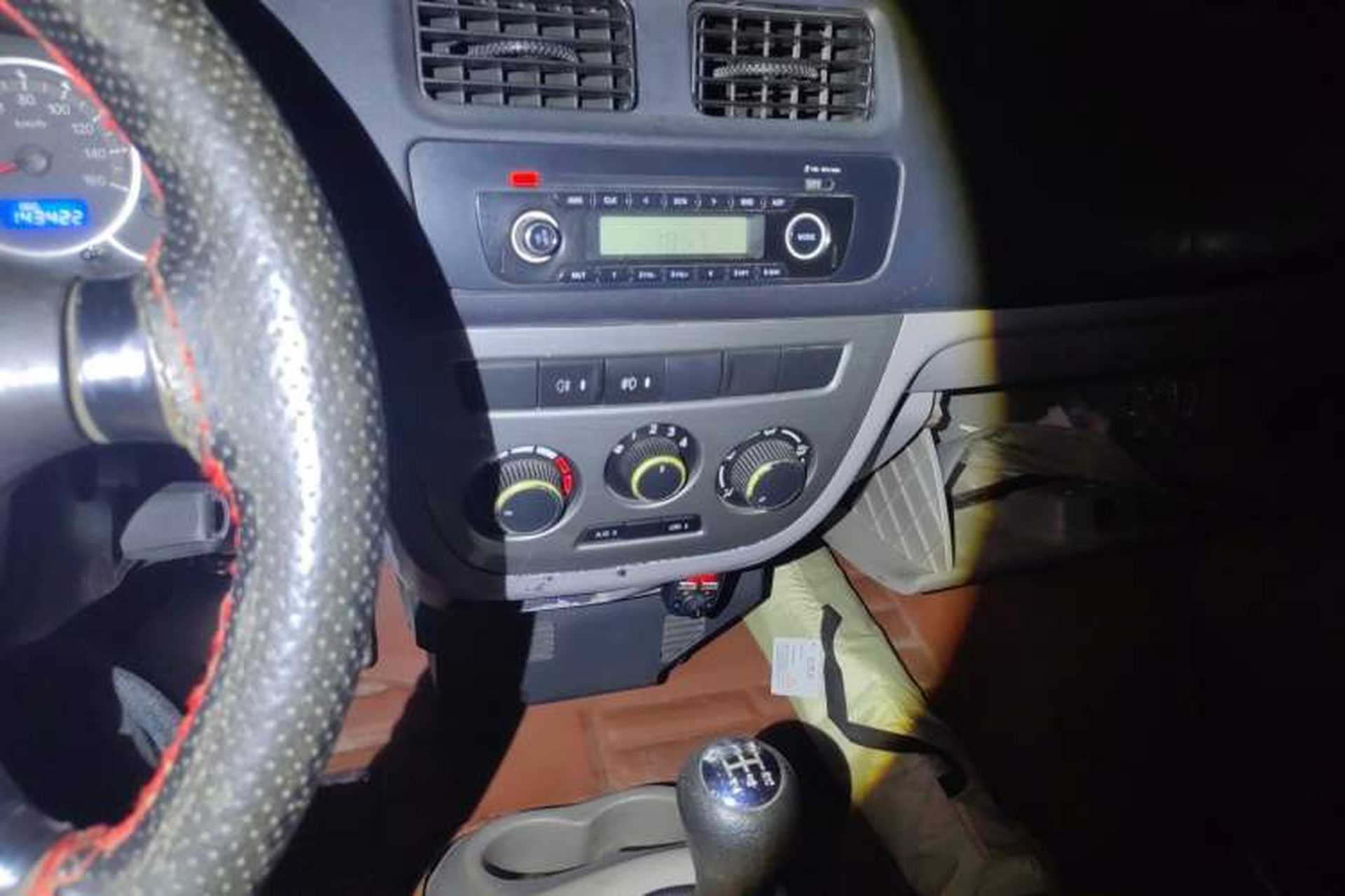 Used CHANGAN KAICHENG Taurus 2013 1.2L Elite Model Audio And AC Panel
