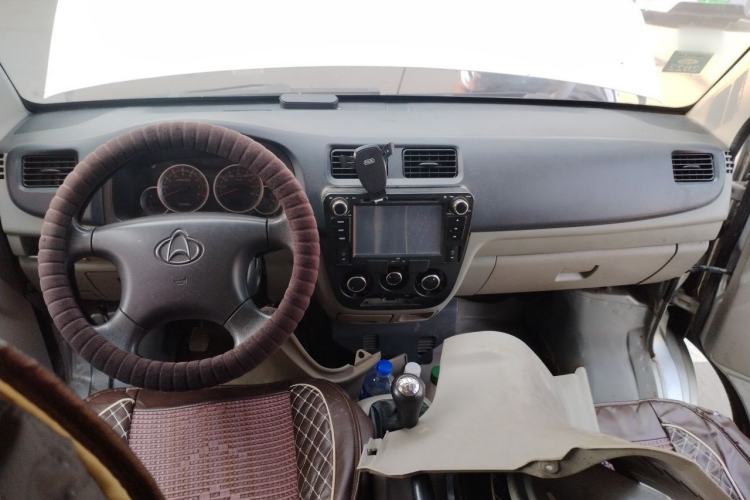 Used CHANGAN KAICHENG Taurus 2013 1.2L Standard Version Center Console