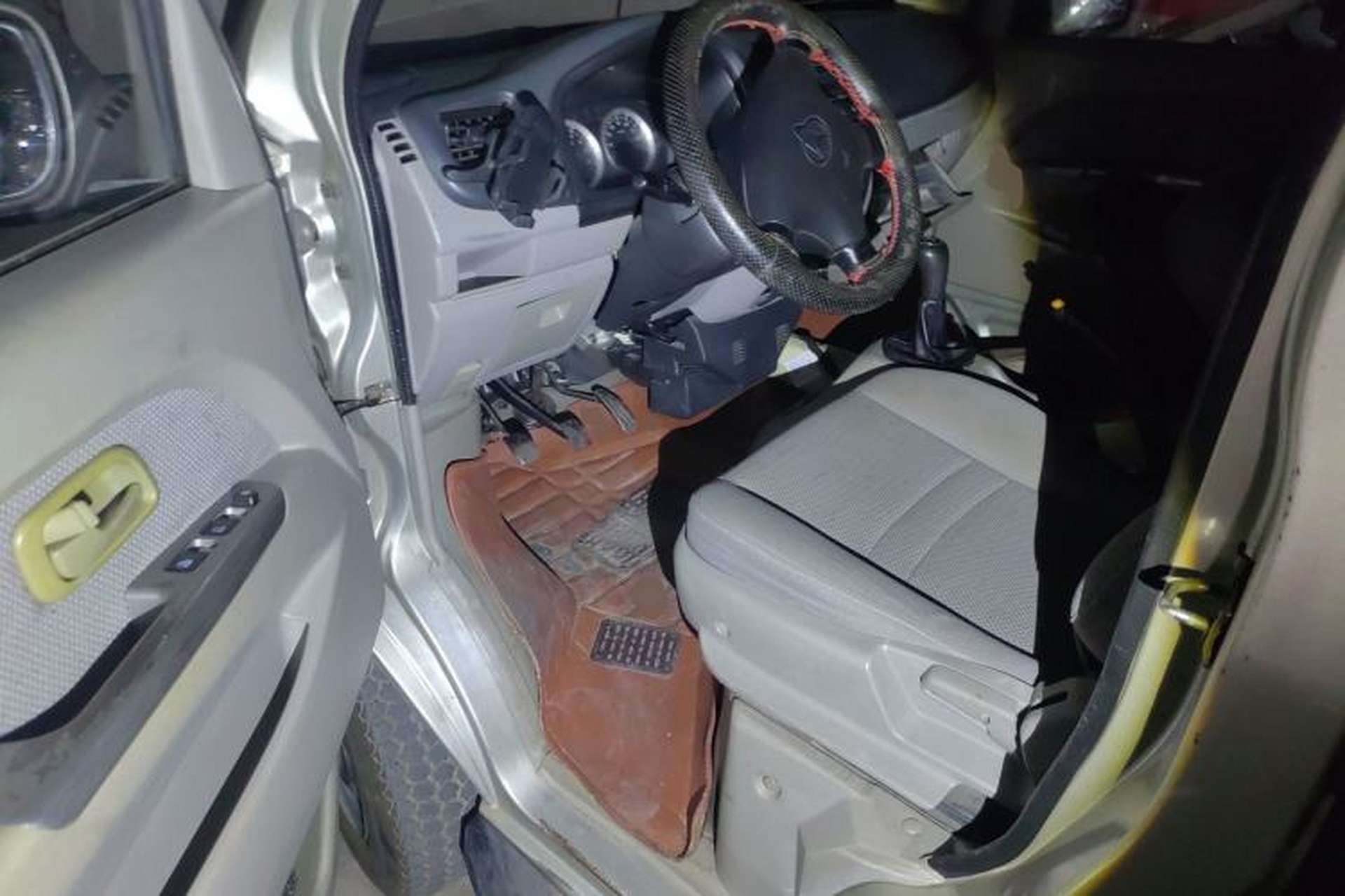 Used CHANGAN KAICHENG Taurus 2013 1.2L Elite Model Driver Seat