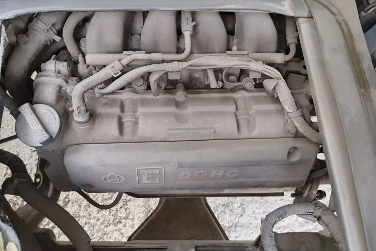 Used CHANGAN KAICHENG Taurus 2013 1.2L Comfort Model Engine Bay