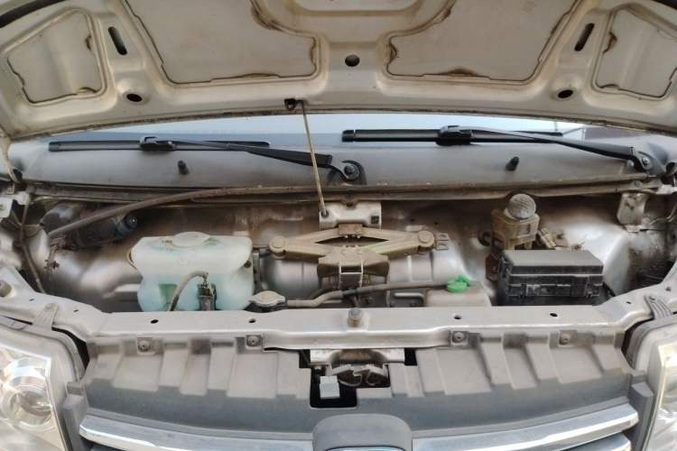 Used CHANGAN KAICHENG Taurus 2013 1.2L Standard Version Engine Bay