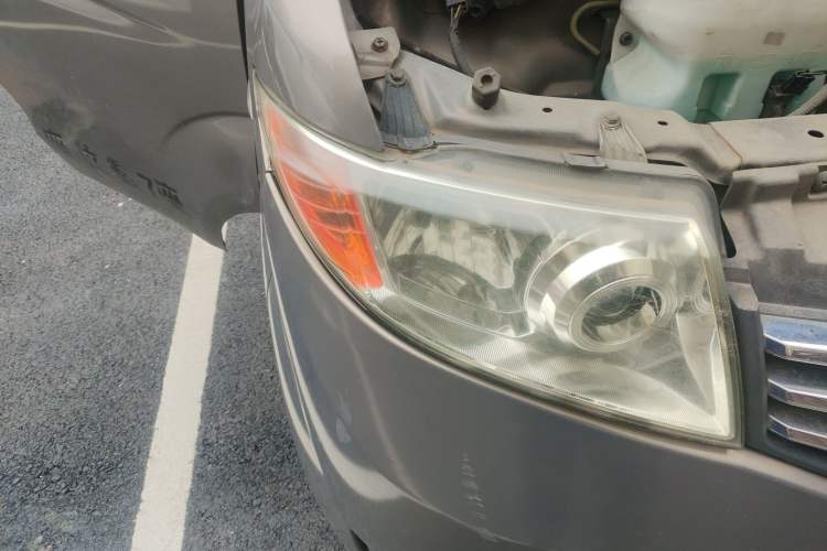 Used CHANGAN KAICHENG Taurus 2013 1.2L Standard Version Right Front Headlight