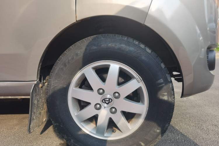 Used CHANGAN KAICHENG Taurus 2013 1.2L Comfort Model Right Front Wheel Hub