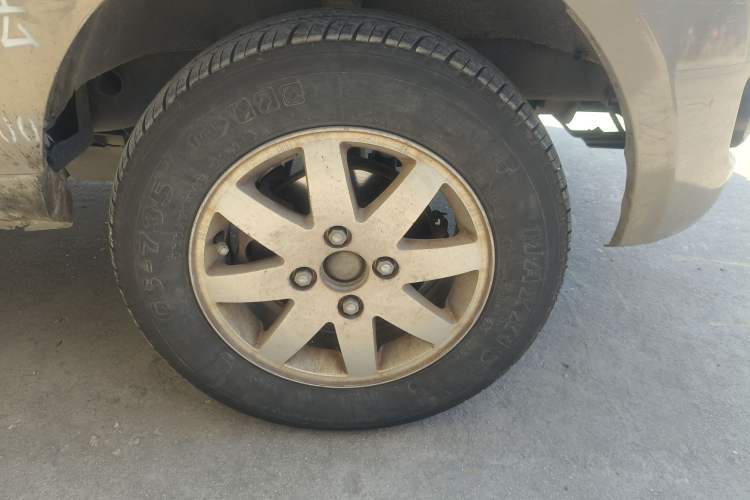 Used CHANGAN KAICHENG Taurus 2013 1.2L Comfort Model Right Front Wheel Hub