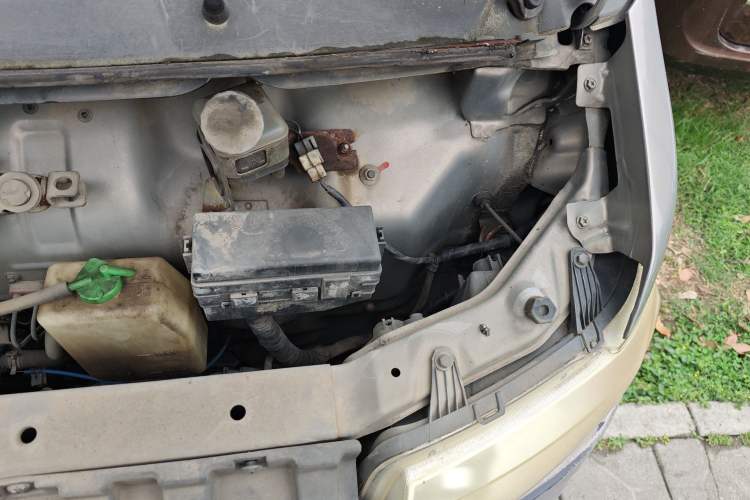 Used CHANGAN KAICHENG Taurus 2013 1.2L Elite Model Engine Bay Left
