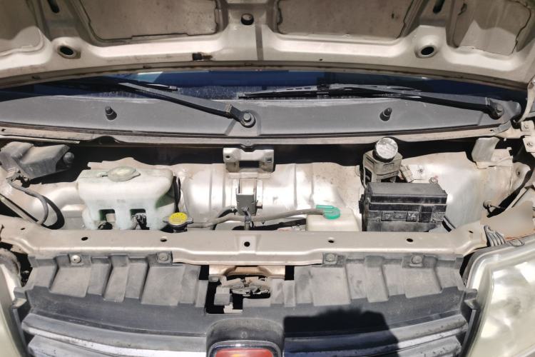Used CHANGAN KAICHENG Taurus 2013 1.2L Comfort Model Engine Bay