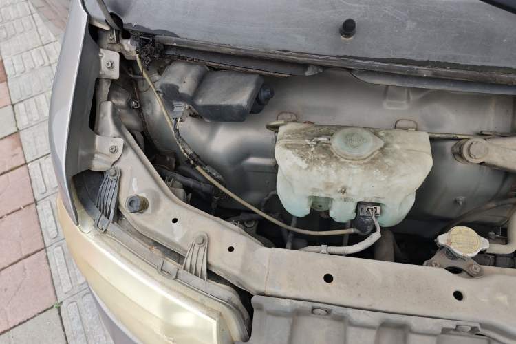 Used CHANGAN KAICHENG Taurus 2013 1.2L Elite Model Engine Bay Right