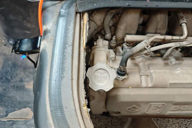 Used CHANGAN KAICHENG Taurus 2013 1.2L Standard Version Engine Bay Right