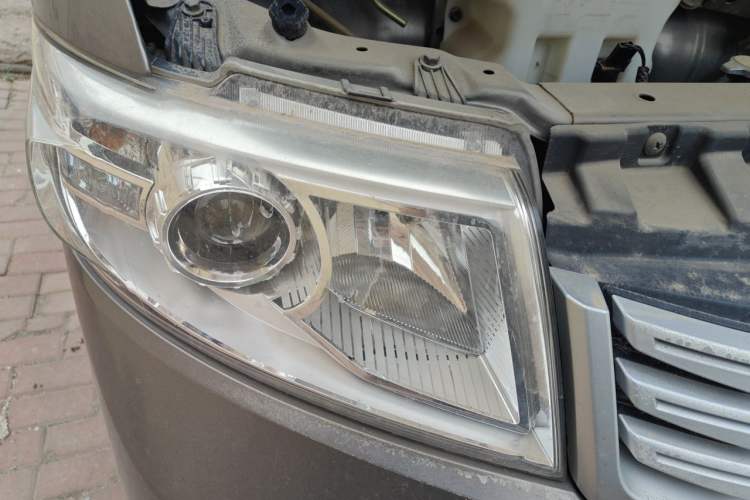Used CHANGAN KAICHENG Taurus 2013 1.2L Standard Version Right Front Headlight