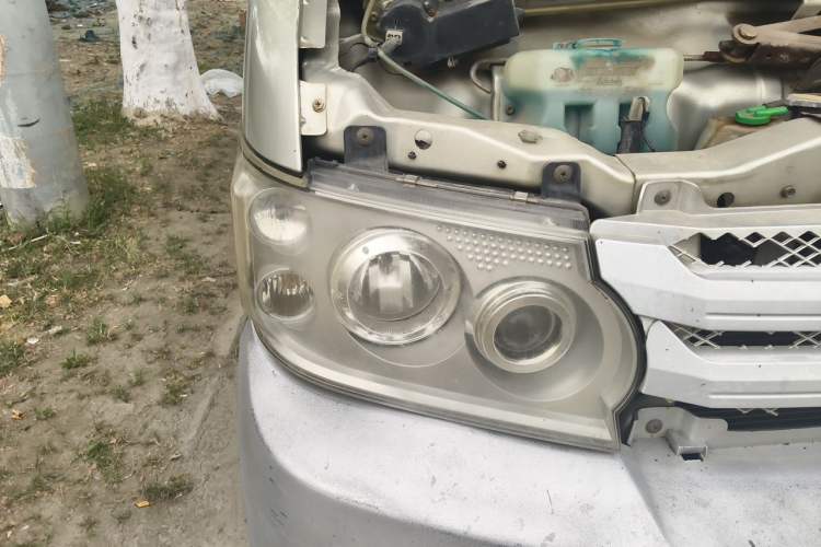Used CHANGAN KAICHENG Xingguang 4500 2012 1.3L Standard Version 4G13S1 Right Front Headlight