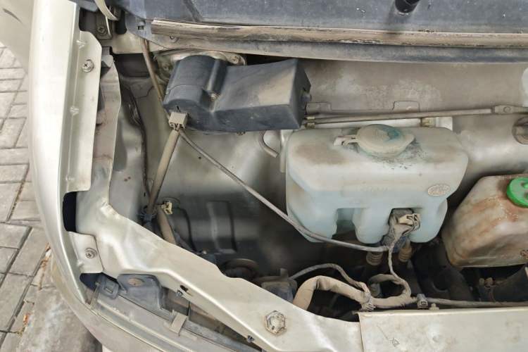 Used CHANGAN KAICHENG Xingguang 4500 2012 1.3L Base Version 4G13S1 Engine Bay Right