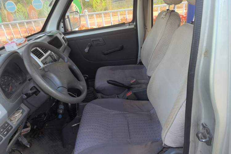 Used CHANGAN KAICHENG Xingguang 4500 2012 1.3L Base Version 4G13S1 Left Front Seat