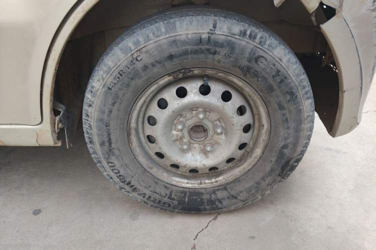 Used CHANGAN KAICHENG Xingguang 4500 2012 1.3L Base Version 4G13S1 Right Front Wheel Hub