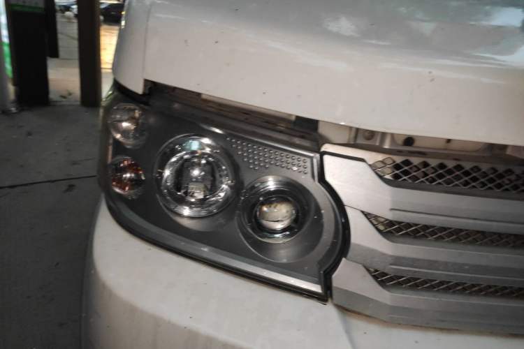 Used CHANGAN KAICHENG Xingguang 4500 2012 1.3L Base Version 4G13S1 Right Front Headlight