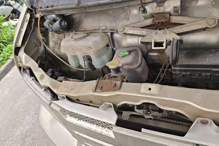 Used CHANGAN KAICHENG Xingguang 4500 2012 1.3L Base Version 4G13S1 Engine Bay Right