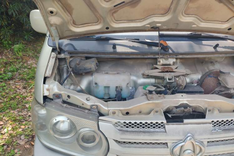 Used CHANGAN KAICHENG Xingguang 4500 2012 1.3L Base Version 4G13S1 Engine Bay Right