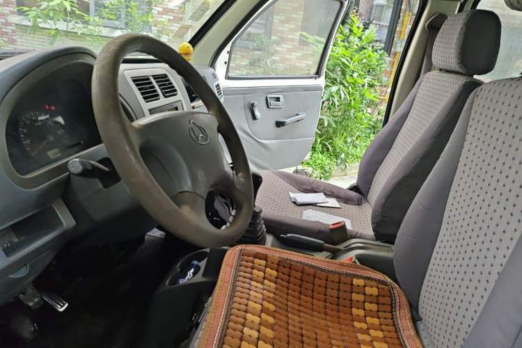 Used CHANGAN KAICHENG Xingguang 4500 2012 1.3L Base Version 4G13S1 Left Front Seat