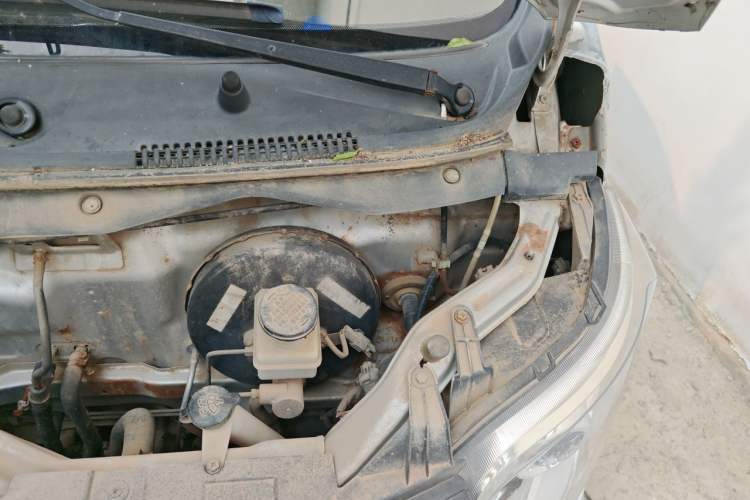 Used CHANGAN KAICHENG Xingka 2014 1.2L Base Version Engine Bay Left