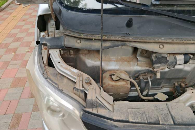 Used CHANGAN KAICHENG Xingka 2014 1.2L Base Version Engine Bay Right