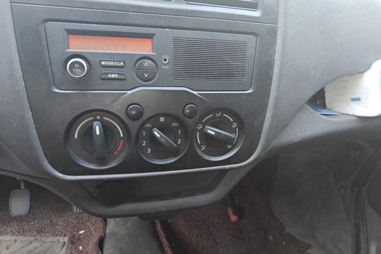 Used CHANGAN KAICHENG Xingka 2019 1.5L Base Double-Cab Pickup Truck DAM15R1 Audio And AC Panel
