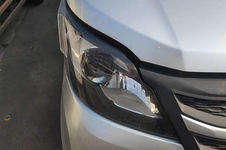Used CHANGAN KAICHENG Xingka 2020 1.5L Standard-Grade Double-Cab Pickup Truck DAM15KR Right Front Headlight