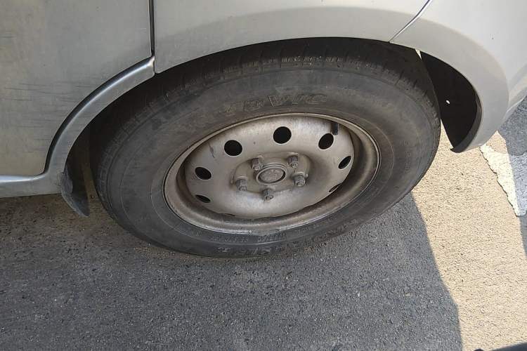 Used CHANGAN KAICHENG Xingka 2020 1.5L Standard-Grade Double-Cab Pickup Truck DAM15KR Right Front Wheel Hub