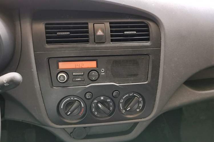 Used CHANGAN KAICHENG Xingka 2021 1.5L M Basic Double-Cab 2.26m Standard Vehicle DAM15KR Audio And AC Panel