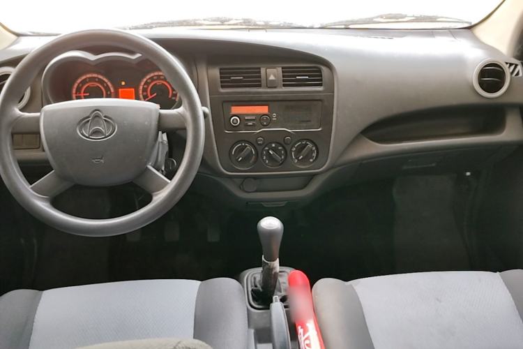 Used CHANGAN KAICHENG Xingka 2021 1.5L M Basic Double-Cab 2.26m Standard Vehicle DAM15KR Center Console