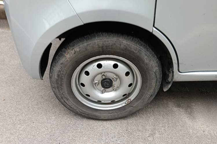 Used CHANGAN KAICHENG Xingka 2021 1.5L Standard Long-Wheelbase Single-Cab JL473QH Left Front Wheel Hub