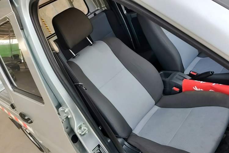 Used CHANGAN KAICHENG Xingka 2021 1.5L M Basic Double-Cab 2.26m Standard Vehicle DAM15KR Right Front Seat
