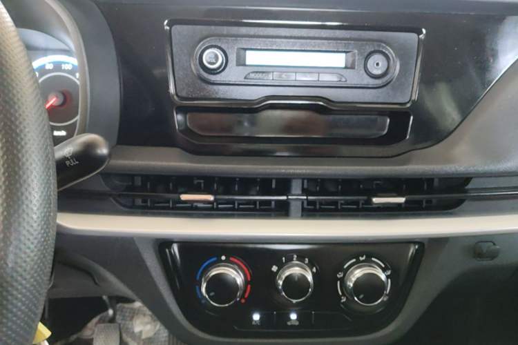 Used CHANGAN KAICHENG Xingka 2023 1.5L GDI Single-Row 3.06m Cargo Truck Standard Model Audio And AC Panel