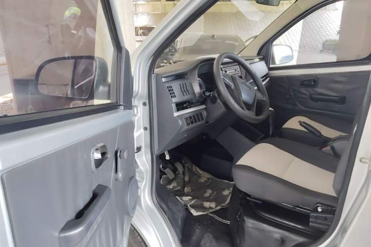 Used CHANGAN KAICHENG Xingka 2023 1.5L GDI Single-Row 3.06m Cargo Truck Standard Model Driver Seat