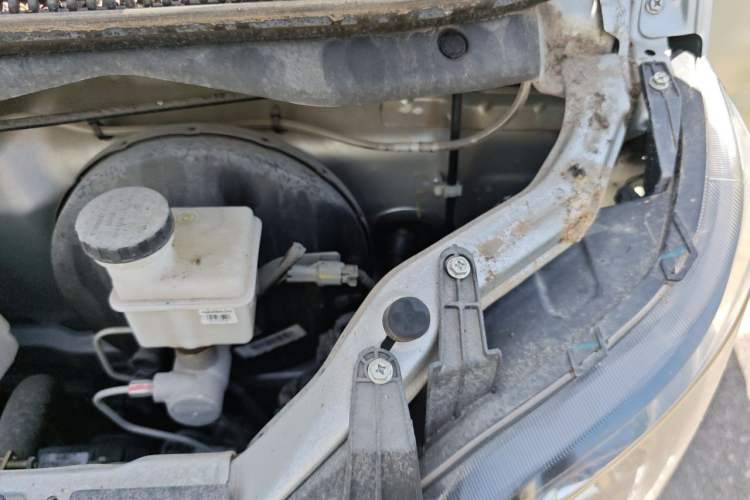 Used CHANGAN KAICHENG Xingka 2023 1.5L GDI Double-Cab 2.26m Cargo Truck – Comfort Edition Engine Bay Left