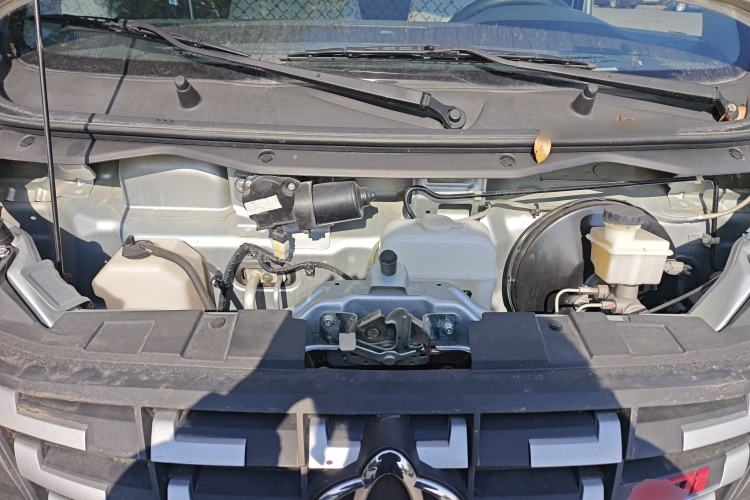Used CHANGAN KAICHENG Xingka 2023 1.5L GDI Double-Cab 2.55m Cargo Truck – Comfort Version Engine Bay