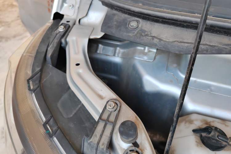Used CHANGAN KAICHENG Xingka 2023 1.5L GDI Single-Row 3.06m Cargo Truck – Comfort Model Engine Bay Right