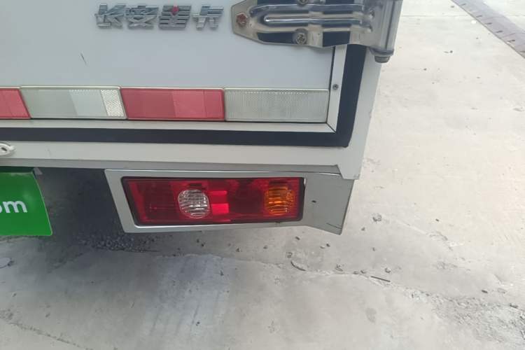 Used CHANGAN KAICHENG Xingka 2023 1.5L GDI Single-Row 3.06m Composite-Panel Cargo Van – Comfort Version Exterior 3