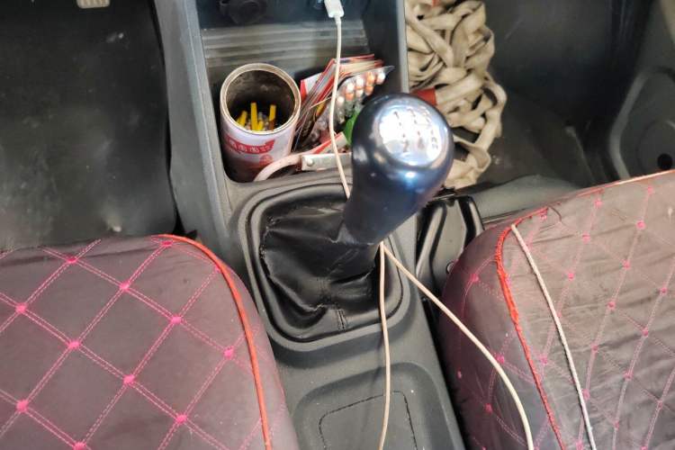 Used CHANGAN KAICHENG Xingka 2023 1.5L GDI Single-Row 3.06m Cargo Truck – Comfort Model Gear Lever