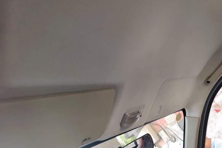Used CHANGAN KAICHENG Xingka 2023 1.5L GDI Single-Row 3.06m Cargo Truck – Comfort Model Headliner