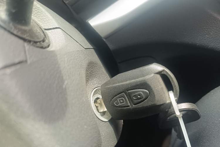 Used CHANGAN KAICHENG Xingka 2023 1.5L GDI Single-Row 3.06m Composite-Panel Cargo Van – Comfort Version Interior 1