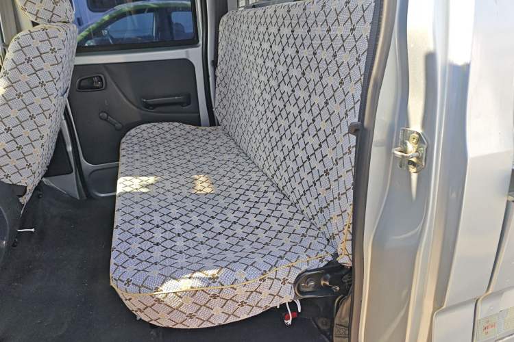 Used CHANGAN KAICHENG Xingka 2023 1.5L GDI Double-Cab 2.55m Cargo Truck – Comfort Version Interior 4