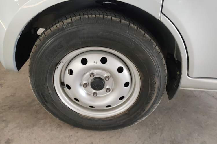 Used CHANGAN KAICHENG Xingka 2023 1.5L GDI Single-Row 3.06m Cargo Truck Standard Model Left Front Wheel Hub