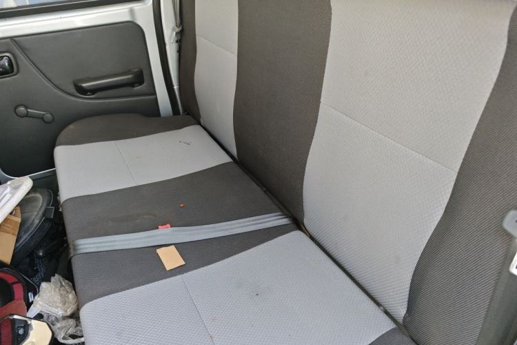 Used CHANGAN KAICHENG Xingka 2023 1.5L GDI Double-Cab 2.26m Cargo Truck – Comfort Edition Left Rear Seat