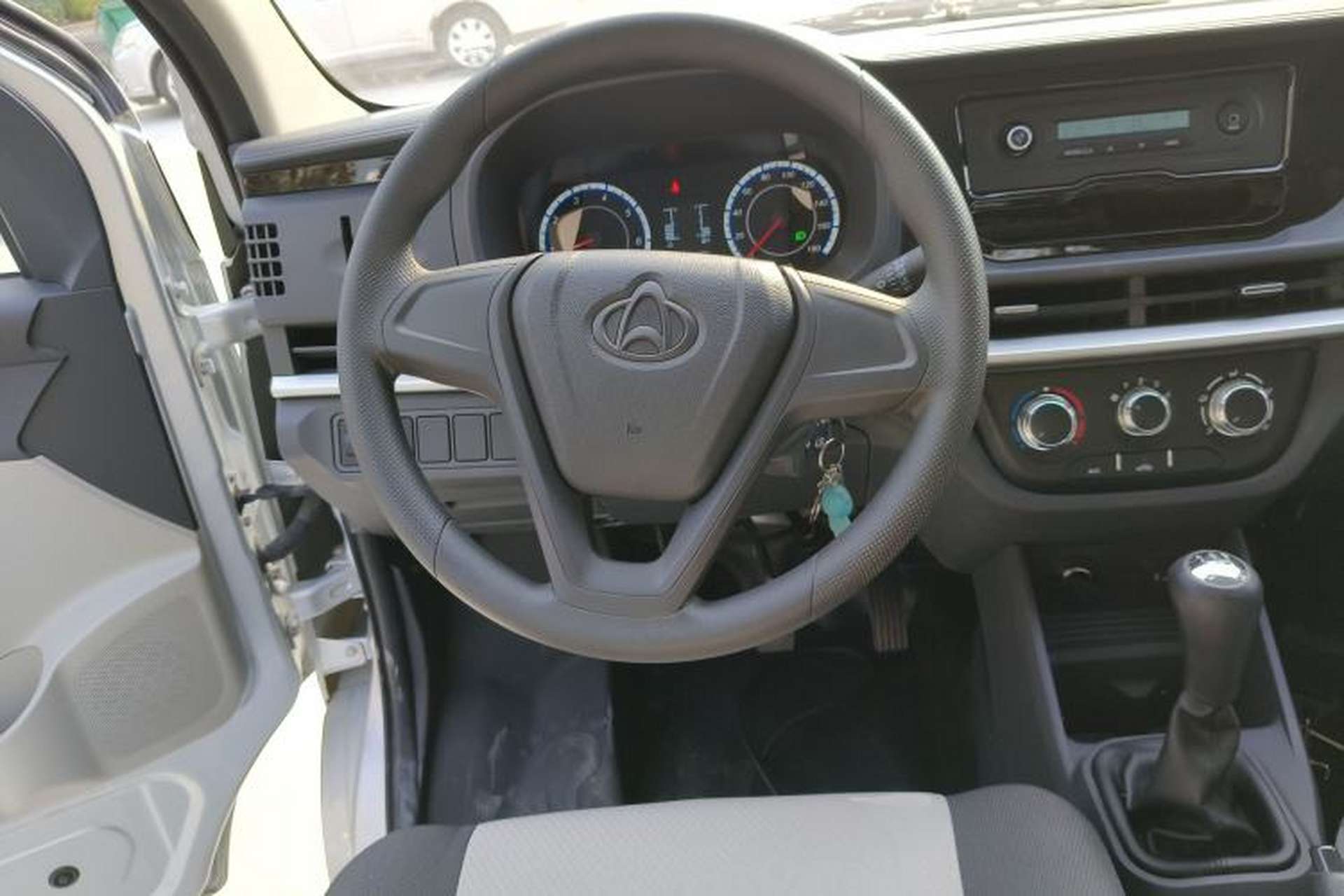 Used CHANGAN KAICHENG Xingka 2023 1.5L GDI Double-Cab 2.55m Cargo Truck – Comfort Version Steering Wheel