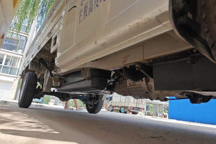 Used CHANGAN KAICHENG Xingka 2024 1.5L GDI Single-Row Short-Box Cargo Truck Standard Version Chassis Front Right