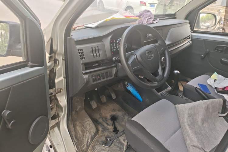 Used CHANGAN KAICHENG Xingka 2024 1.5L GDI Single-Row Short-Box Cargo Truck Standard Version Driver Seat